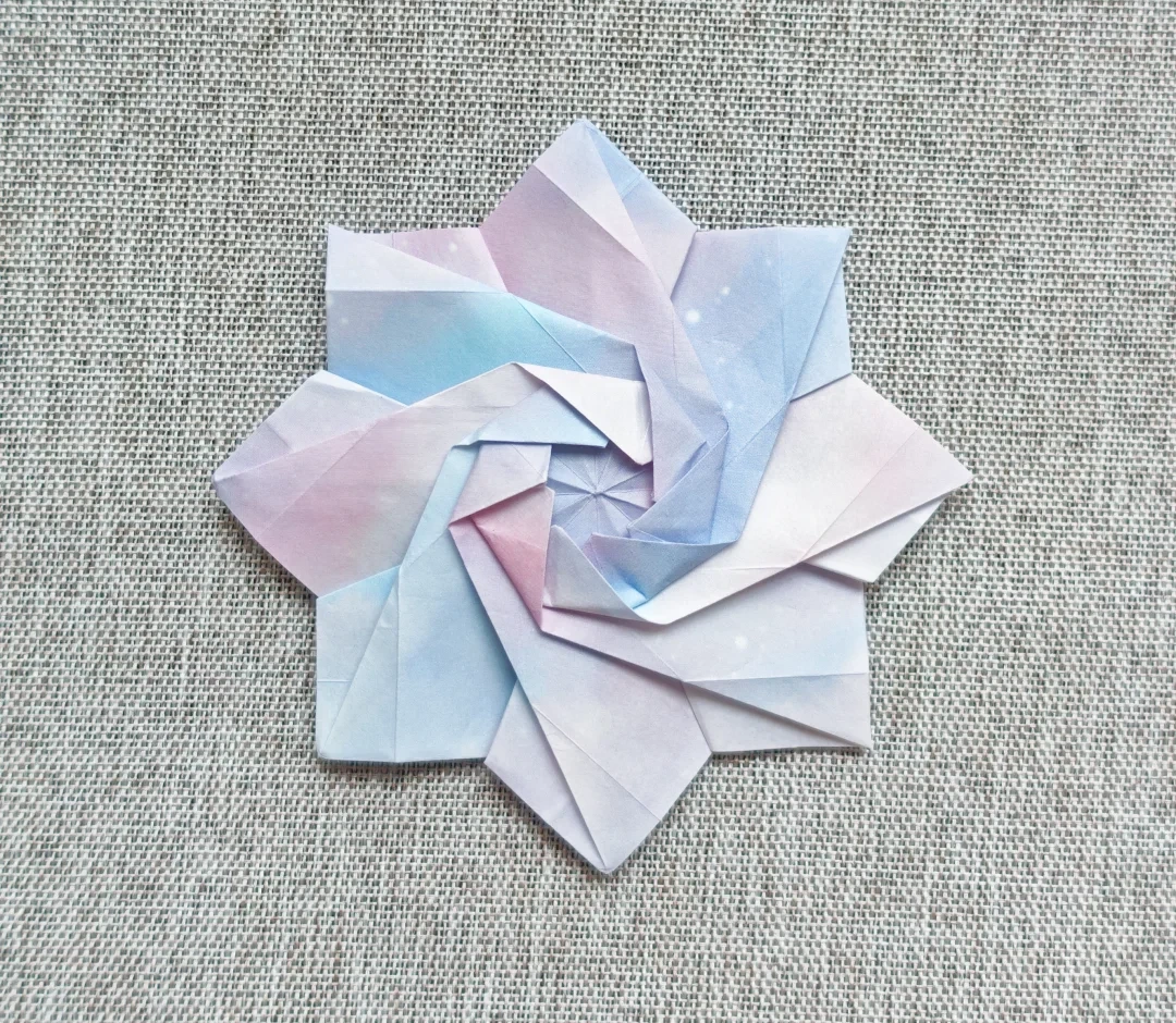 Finished Eight-Point Paper Rosette