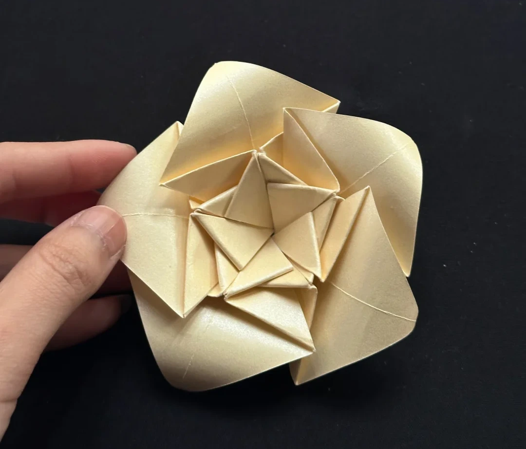 Finished Five-Unit Golden Balloon Flower
