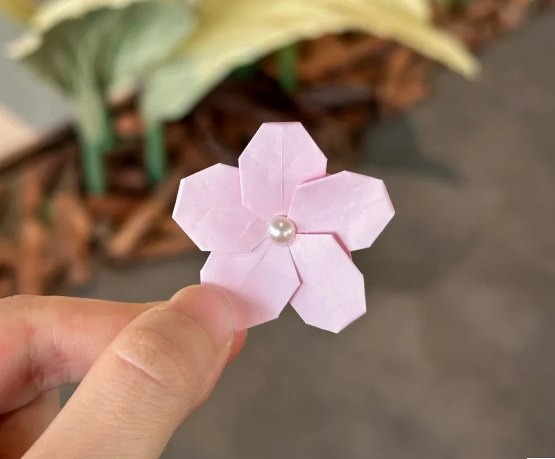 Finished Pearl-Center Five-Petal Flower